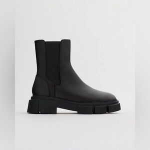 ZARA Chelsea Leather Lug Sole Ankle Boots Size‎ 39